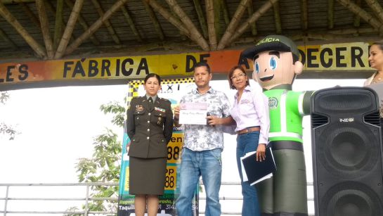 taxi seguro para mujeres servicio taxistas seguridad: Taxis seguros para las mujeres en Manizales taxi seguro para mujeres servicio taxistas seguridad: Taxis seguros para las mujeres en Manizales