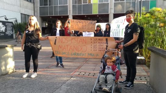 Marcha en Manizales por la vida de los líderes en Colombia Marcha en Manizales por la vida de los líderes en Colombia