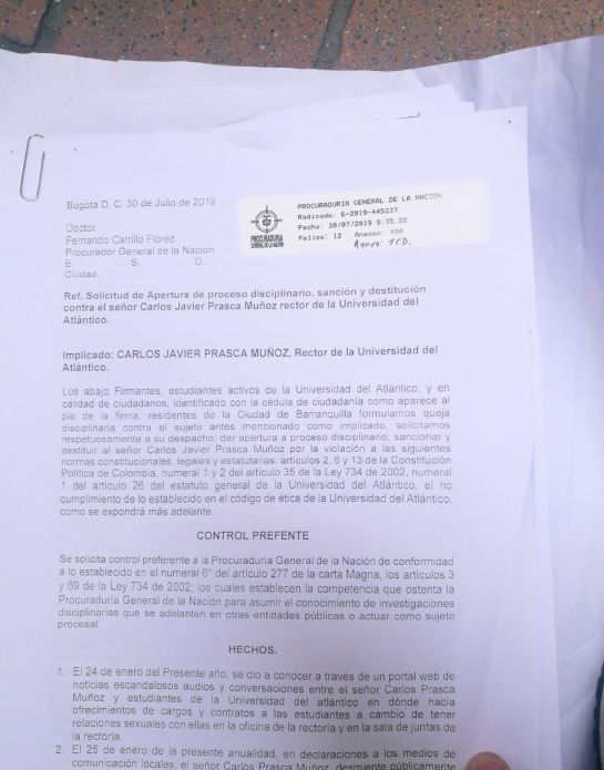 Universidad del Atlántico: Con 12 mil firmas estudiantes piden la salida del rector de la Uniatlántico Universidad del Atlántico: Con 12 mil firmas estudiantes piden la salida del rector de la Uniatlántico