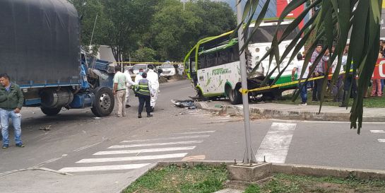 FLORIDABLANCA ANILLO VIAL MOVILIDAD ACCIDENTE DE TRÁNSITO: Identificada la mujer que falleció en accidente FLORIDABLANCA ANILLO VIAL MOVILIDAD ACCIDENTE DE TRÁNSITO: Identificada la mujer que falleció en accidente