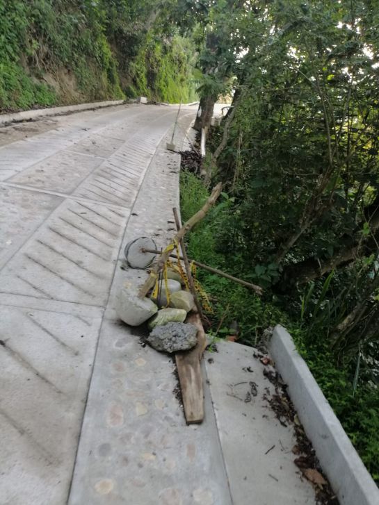 FLORIDABLANCA OBRAS VÍAS VEREDALES CONTRATISTAS: Vía a Helechales no cumple especificaciones FLORIDABLANCA OBRAS VÍAS VEREDALES CONTRATISTAS: Vía a Helechales no cumple especificaciones