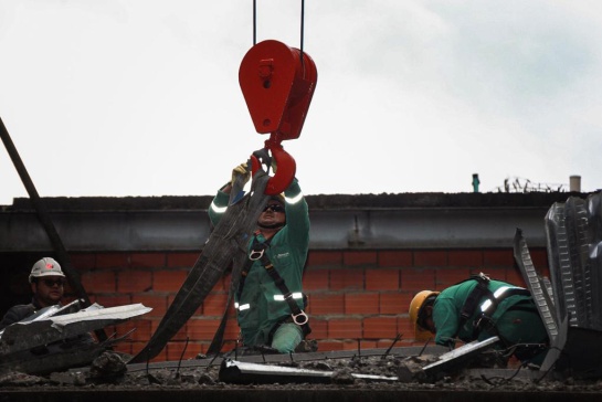 Demolición predio Bambú: Inició demolición de mansión ilegal construida en Cerros Orientales Demolición predio Bambú: Inició demolición de mansión ilegal construida en Cerros Orientales