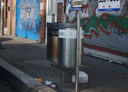 Canecas en Bogotá: Sin tapas canecas nuevas en la Avenida Caracas Canecas en Bogotá: Sin tapas canecas nuevas en la Avenida Caracas
