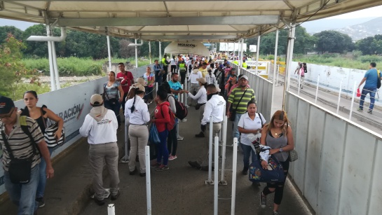 Paso actual en los puentes internacionales entre Colombia y Venezuela Paso actual en los puentes internacionales entre Colombia y Venezuela