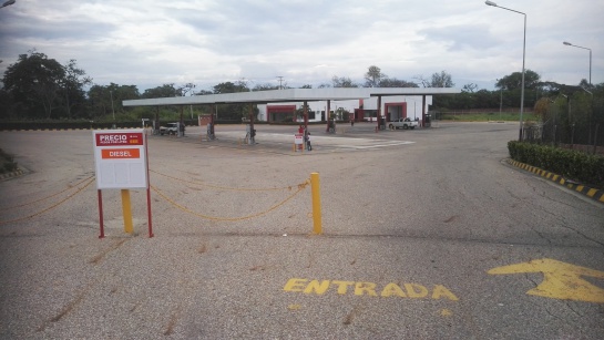 Estaciones de servicio internacional en Ureña que quedaron sin uso por el cierre de frontera Estaciones de servicio internacional en Ureña que quedaron sin uso por el cierre de frontera