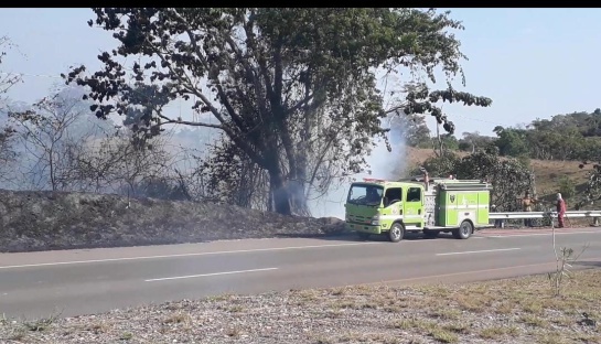 Incendio forestal en Puerto Boyacá: Incendio forestal en Puerto Boyacá destruyó parte de calzada de Ruta de Sol Incendio forestal en Puerto Boyacá: Incendio forestal en Puerto Boyacá destruyó parte de calzada de Ruta de Sol