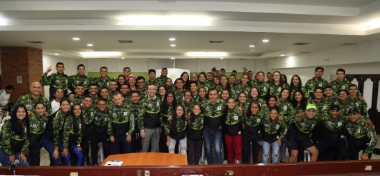 Juegos Universitarios Nacionales de Ascún: Rector UTS entrega banderas y uniformes a delegación Uteísta Juegos Universitarios Nacionales de Ascún: Rector UTS entrega banderas y uniformes a delegación Uteísta