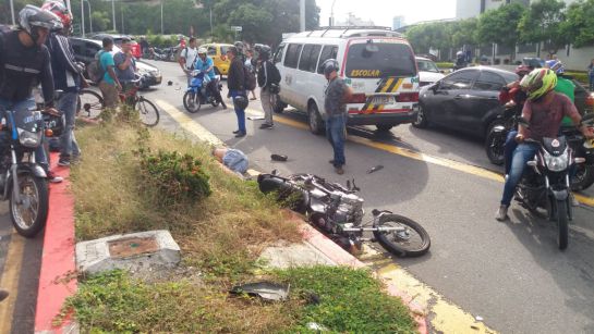 FLORIDABLANCA ACCIDENTES VIALES VÍCTIMAS MOTOCICLISTAS: Motociclista murió en accidente en Floridablanca FLORIDABLANCA ACCIDENTES VIALES VÍCTIMAS MOTOCICLISTAS: Motociclista murió en accidente en Floridablanca