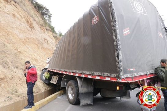 Accidente de tránsito en Túnel de Daza: Un muerto y 18 heridos dejó accidente cerca del Túnel de Daza Accidente de tránsito en Túnel de Daza: Un muerto y 18 heridos dejó accidente cerca del Túnel de Daza