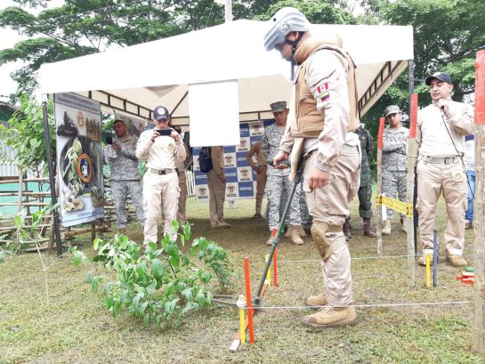 Minas en Montes de María Colombia: La Armada entrega 4 áreas libres de sospecha de minas en Montes de María Minas en Montes de María Colombia: La Armada entrega 4 áreas libres de sospecha de minas en Montes de María
