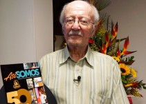 Javier Darío Restrepo y su legado a través de revista Así Somos, Comfenalco