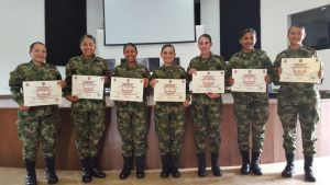 Fueron siete las mujeres que se graduaron del curso de explosión y demoliciones Fueron siete las mujeres que se graduaron del curso de explosión y demoliciones