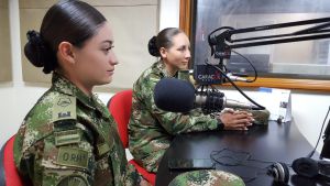 La cabo tercero Paola Muñoz y la subteniente Mónica Hernández La cabo tercero Paola Muñoz y la subteniente Mónica Hernández