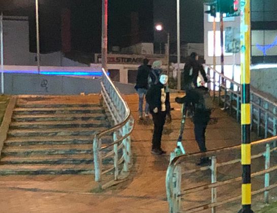 Vandalismo, Bogotá, Marchas, Manifestaciones, Estudiantes: Dos guardias heridos al evitar saqueos en el Centro Comercial Los Héroes Vandalismo, Bogotá, Marchas, Manifestaciones, Estudiantes: Dos guardias heridos al evitar saqueos en el Centro Comercial Los Héroes