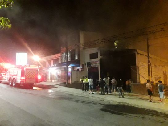 Incendio barrio Ricaurte: Fuerte incendio estructural en Ibagué Incendio barrio Ricaurte: Fuerte incendio estructural en Ibagué