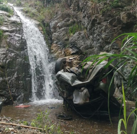 Accidente de tránsito: Una persona sin vida deja caída de automóvil a un abismo en Yumbo Accidente de tránsito: Una persona sin vida deja caída de automóvil a un abismo en Yumbo