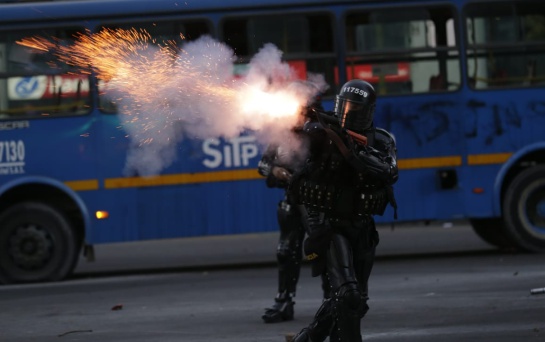 Paro Nacional 19 Diciembre: Marchas en Bogotá dejan otro estudiante herido en un ojo Paro Nacional 19 Diciembre: Marchas en Bogotá dejan otro estudiante herido en un ojo