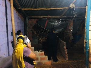 Hombre casi muere ahogado: VIDEO: Por poco muere ahogado durante tormenta Hombre casi muere ahogado: VIDEO: Por poco muere ahogado durante tormenta