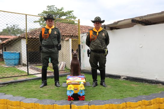 Sepelio perro de la Policía: Video: El sepelio de Dacota Vincent, el perro policía más condecorado Sepelio perro de la Policía: Video: El sepelio de Dacota Vincent, el perro policía más condecorado