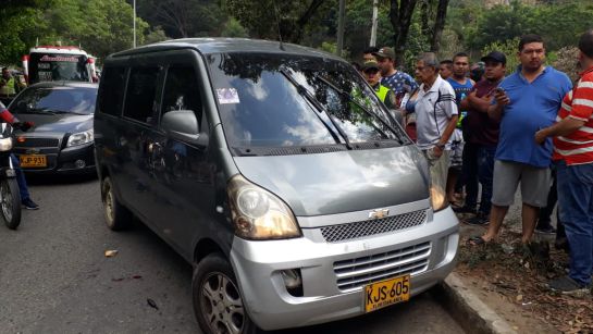 FLORIDABLANCA INSEGURIDAD SICARIATO HOMICIDIOS POLICÍA: VIDEO: Sicarios atentan contra tres personas FLORIDABLANCA INSEGURIDAD SICARIATO HOMICIDIOS POLICÍA: VIDEO: Sicarios atentan contra tres personas