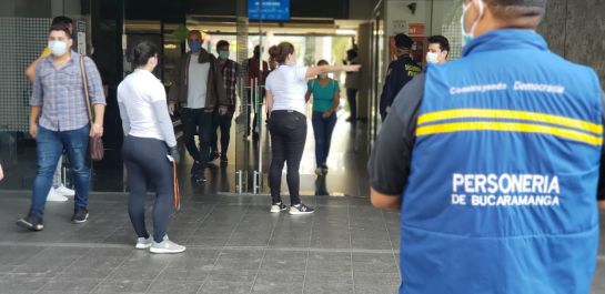 Bucaramanga Coronavirus Emergencia Calle Center: VIDEO: Evacuaron y sellaron el call center de Atento Bucaramanga Coronavirus Emergencia Calle Center: VIDEO: Evacuaron y sellaron el call center de Atento