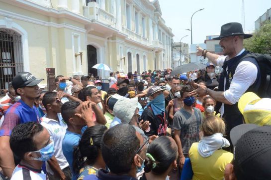 Coronavirus en Santa Marta: Vendedores informales protestaron frente a la Alcaldía de Santa Marta Coronavirus en Santa Marta: Vendedores informales protestaron frente a la Alcaldía de Santa Marta