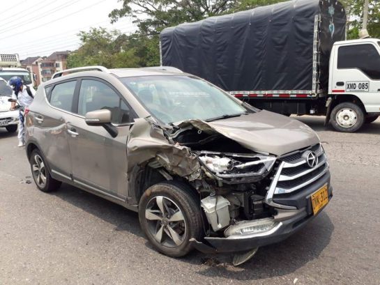 Floridablanca Emergencia Coronavirus Tránsito Accidentes: Insólito: No hay carros por la autopista y hubo un choque múltiple Floridablanca Emergencia Coronavirus Tránsito Accidentes: Insólito: No hay carros por la autopista y hubo un choque múltiple