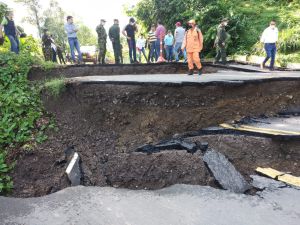 Bucaramanga sismo daños vía San Vicente de Chucurí destruída grietas: VIDEO: Los daños en vía a San Vicente de Chucurí Bucaramanga sismo daños vía San Vicente de Chucurí destruída grietas: VIDEO: Los daños en vía a San Vicente de Chucurí
