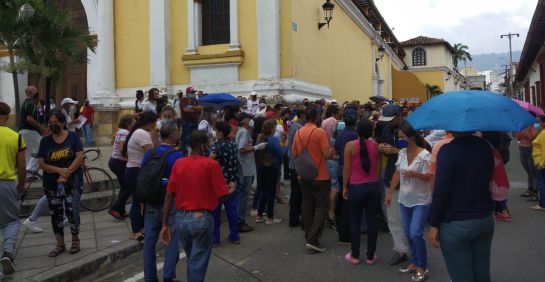 bucaramanga, santander, covid 19: VIDEO: Entrega de comida generó aglomeraciones bucaramanga, santander, covid 19: VIDEO: Entrega de comida generó aglomeraciones