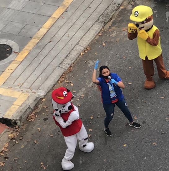 Bucaramanga Policía Nacional Cuarentena Pandemia Alegría: VIDEO: Así animó la Policía a los bumangueses este domingo Bucaramanga Policía Nacional Cuarentena Pandemia Alegría: VIDEO: Así animó la Policía a los bumangueses este domingo