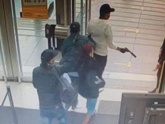 Noticias Bogotá: Hurtan joyería en el centro comercial Gran Estación en Bogotá Noticias Bogotá: Hurtan joyería en el centro comercial Gran Estación en Bogotá
