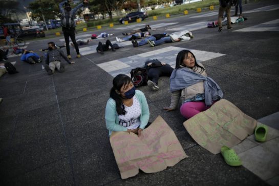 Noticias Bogotá: (Fotos) Protestas por violación de niña indigena en Bogotá Noticias Bogotá: (Fotos) Protestas por violación de niña indigena en Bogotá
