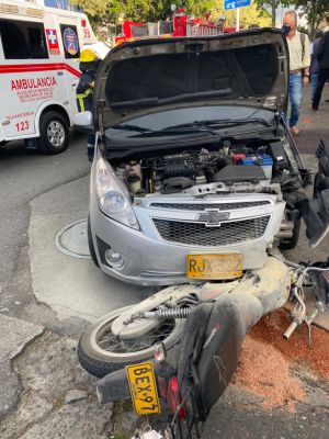 Accidente en la avenida Santander Accidente en la avenida Santander