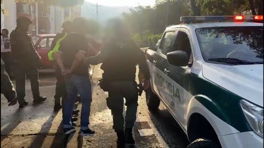 VIDEO: Empresario y Policía, integrantes de la banda "Los Chulos" VIDEO: Empresario y Policía, integrantes de la banda "Los Chulos"