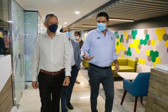 Alcalde de Bucaramanga, Juan Carlos Cárdenas recorre la UIS Alcalde de Bucaramanga, Juan Carlos Cárdenas recorre la UIS