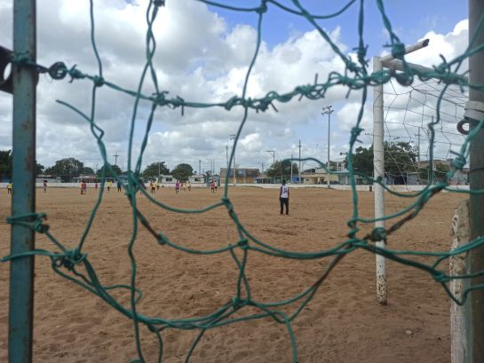 Canchas de barrio donde entrenan las escuelas Canchas de barrio donde entrenan las escuelas
