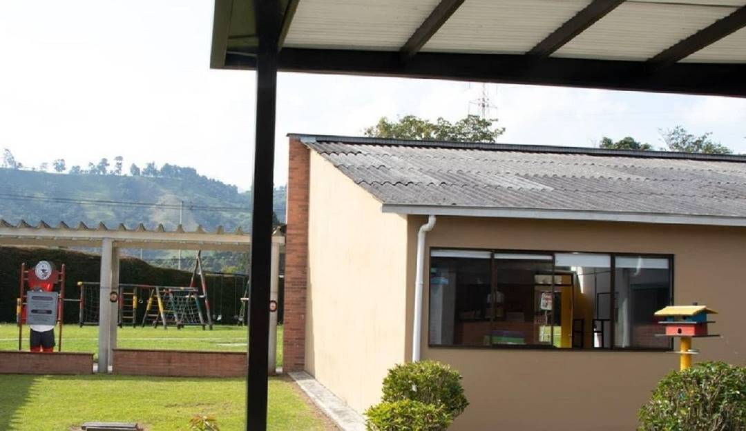 Se pronunciaron los padres del niño que habría sufrido bullying en un colegio de Villamaría. Crédito: Tomada del Facebook del colegio Granadino. Se pronunciaron los padres del niño que habría sufrido bullying en un colegio de Villamaría. Crédito: Tomada del Facebook del colegio Granadino.