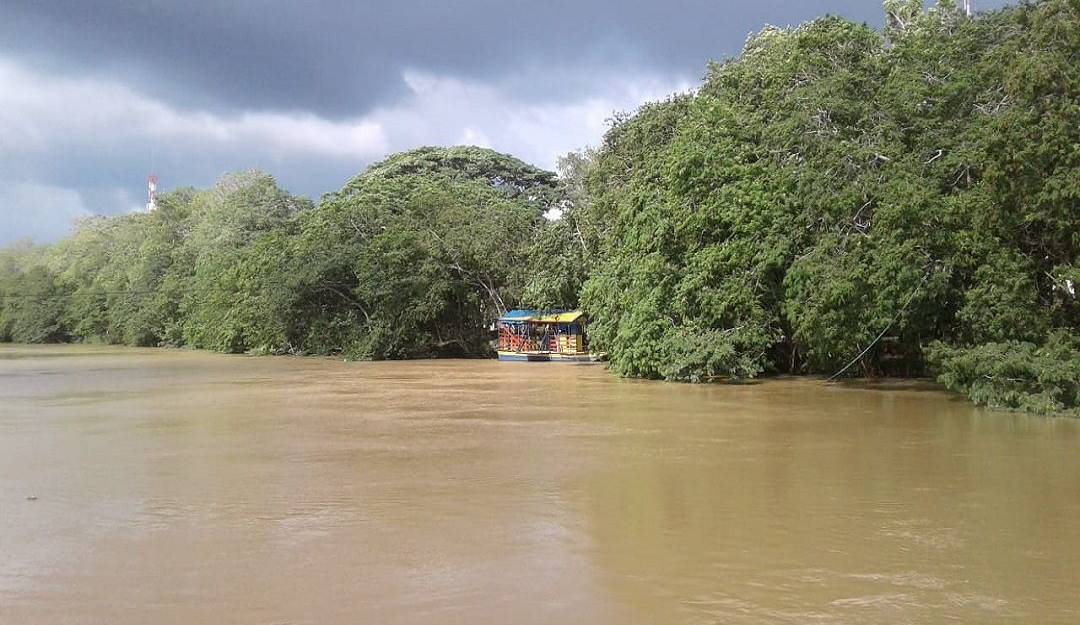 Río Sinú en Montería. Río Sinú en Montería.