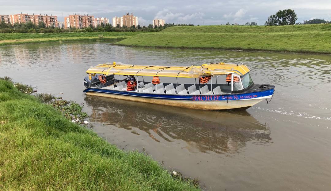 Navegación en el Río Bogotá / Caracol Radio Navegación en el Río Bogotá / Caracol Radio