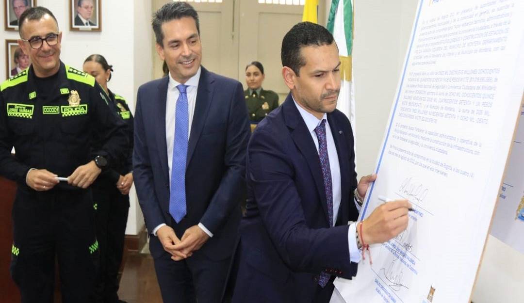 Firma del convenio. Firma del convenio.