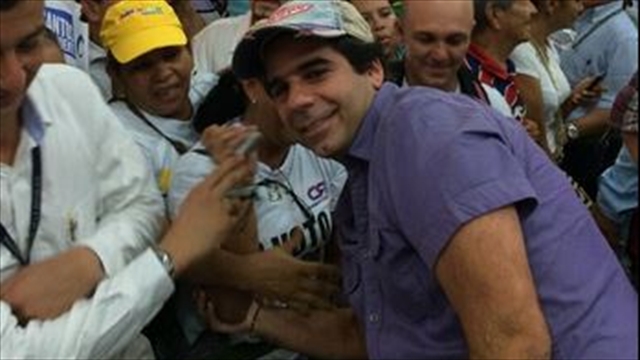 Alex Char quintuplica a sus rivales a un año de las elecciones