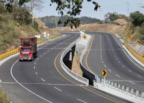 En cinco años estaría listo el tercer carril de la vía Bogotá - Girardot