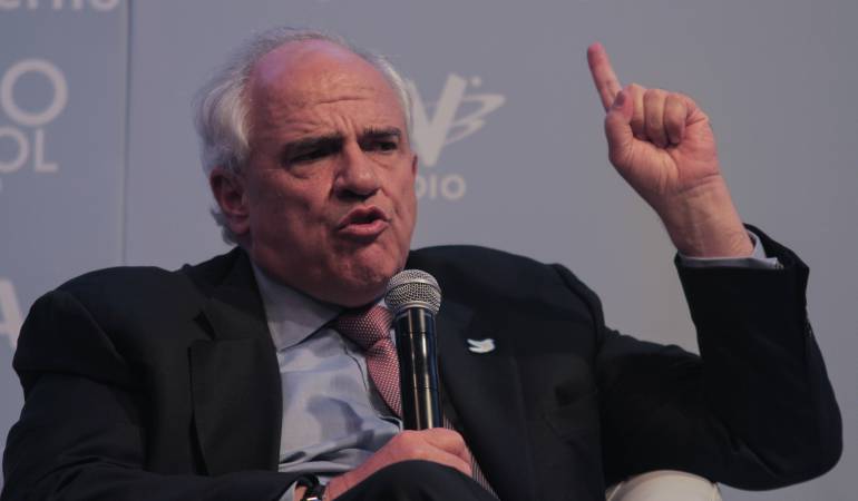 Samper se manifiesta preocupado por los problemas de América Latina con la llegada de Trump a la presidencia de EEUU.: Secretario Unasur: Latinoamérica está en "observación" tras triunfo de Trump