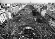 El retorno a la democracia en Argentina