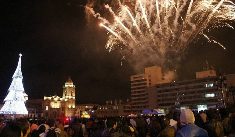 Tunja enciende su alumbrado navideño el día de las velitas: Tunja enciende su alumbrado navideño el día de las velitas Tunja enciende su alumbrado navideño el día de las velitas: Tunja enciende su alumbrado navideño el día de las velitas