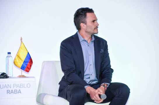 Juan Pablo Raba: Mujeres que lideran y empoderan Juan Pablo Raba: Mujeres que lideran y empoderan
