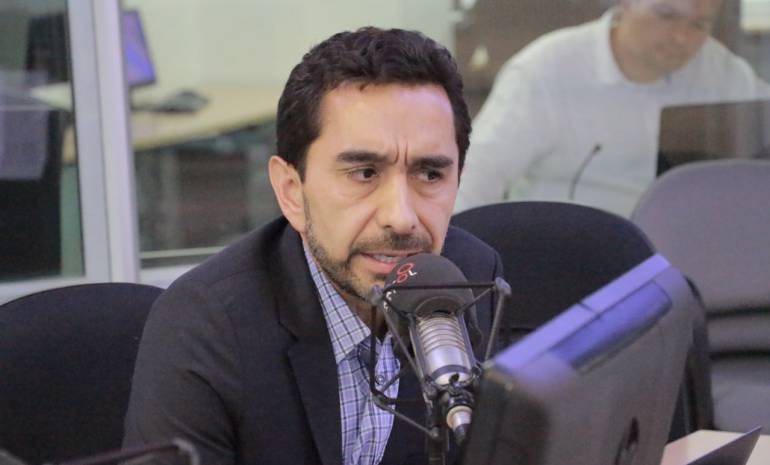 César Rodríguez advierte que Uribe podría buscar dividir el cubrimiento de los medios en la campaña César Rodríguez advierte que Uribe podría buscar dividir el cubrimiento de los medios en la campaña