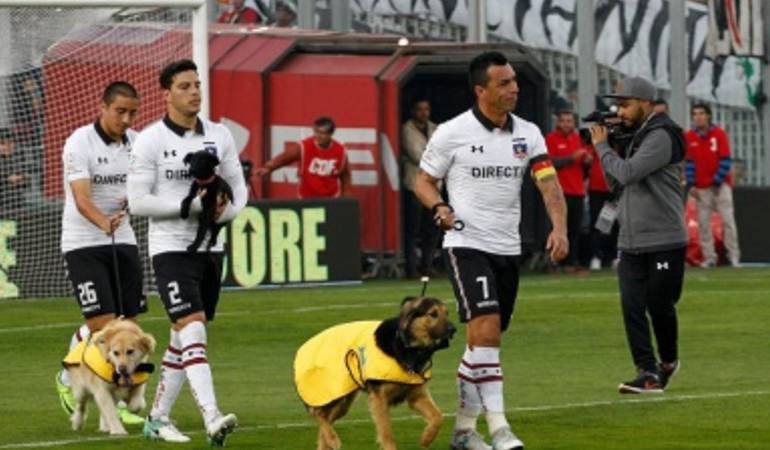 Los jugadores del Colo Colo y un gran gesto antes de un partido