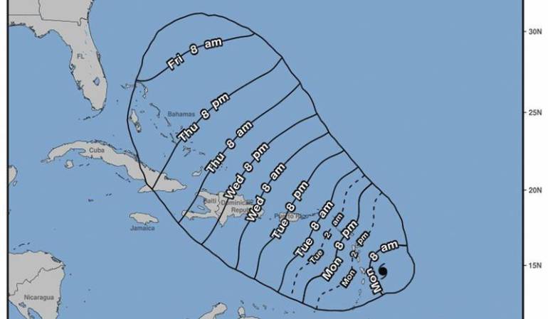 Decretan toque de queda tras el paso de María en Puerto Rico Decretan toque de queda tras el paso de María en Puerto Rico