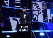 Por esta genialidad de gol, Olivier Giroud se quedó con el premio Puskas 2017